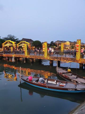 Vietnam_Hoi_An_vecer_1__foto_Pavel_Spurek.jpg