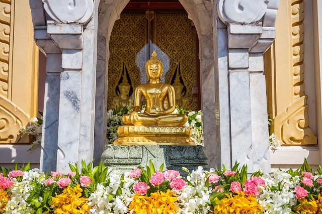 Thajsko_Bangkok_Wat_Traimit_4__foto_Pavel_Spurek.jpg