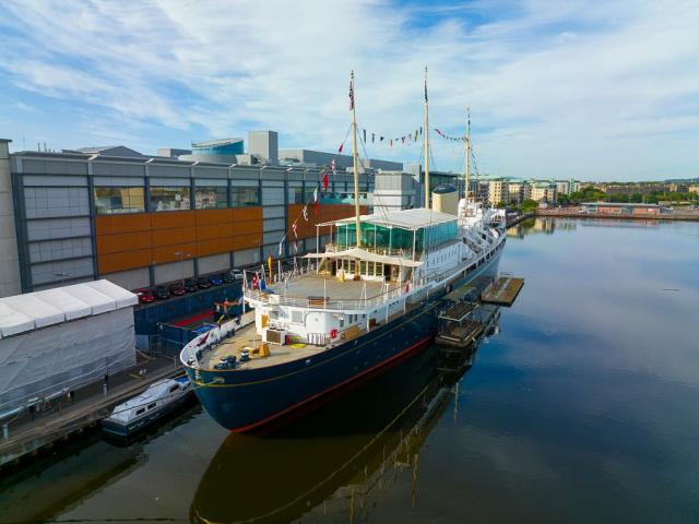 Skotsko_Edinburgh_kralovska_jachta_HMY_Britannia.jpg