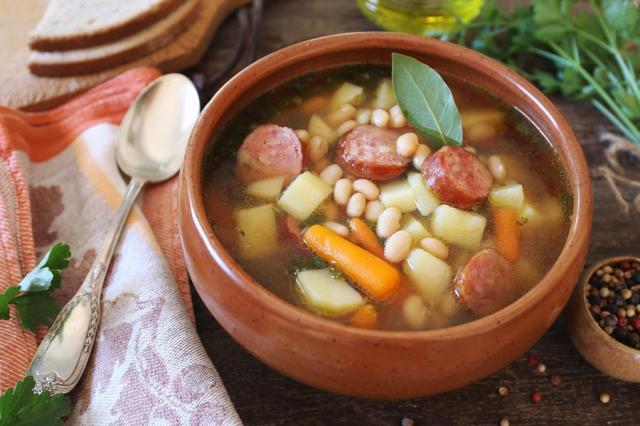 Místní specialita Santiaga de Compostela - caldo gallego