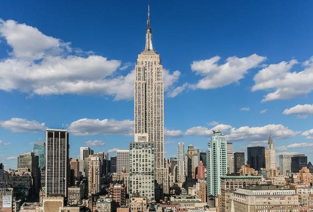 Impozantní budova Empire State building