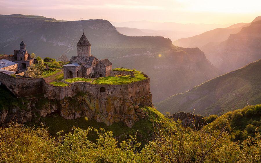 Okruh Arménií + Jezero Sevan + Ochutnávka Koňaku Ararat A Vína (Letecky Z Prahy)