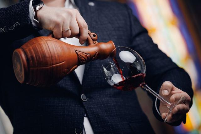Gruzie_degustace_vina.jpg
