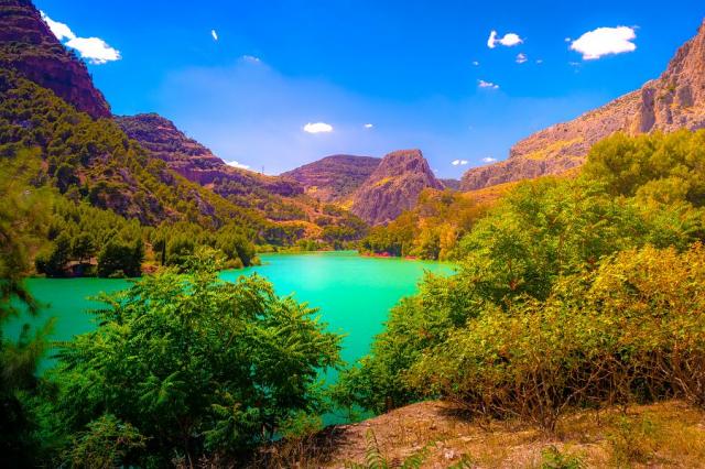 Andalusie_udoli_kanonu_Garganta_El_Chorro_se_Stezkou_kralu.jpg