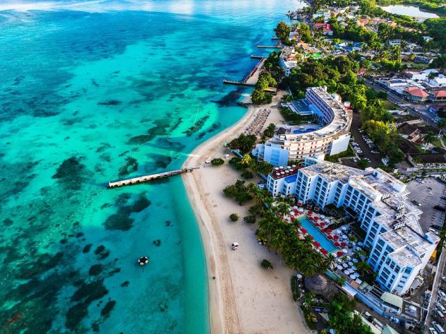montego_bay_plaz