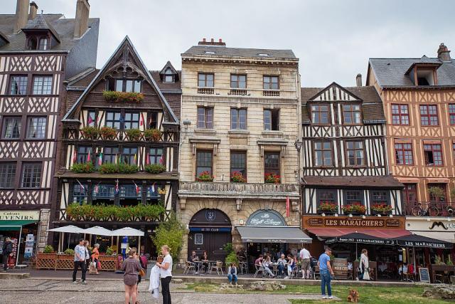 Normandie_Rouen_hrazdene_domy__Pavel_Spurek.jpg