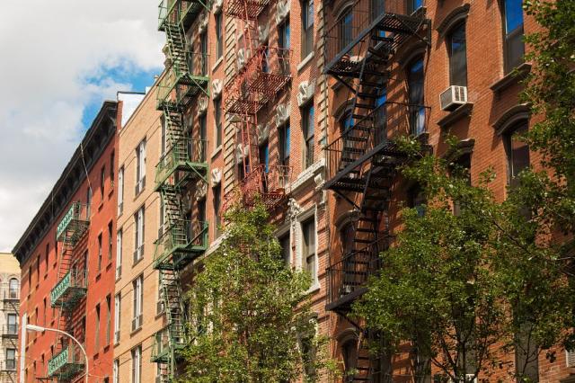 Typické barevné budovy ve čtvrti Little Italy
