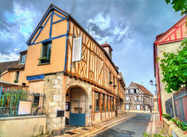 provins Saint Quiriace Collegiate Church.jpg
