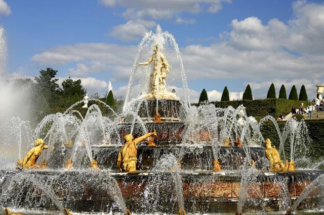 Versailles_fontana.jpg