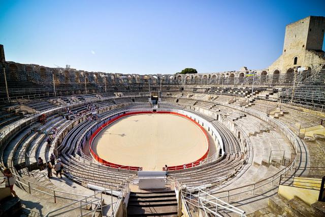 Provence_Arles_arena_interier__Pavel_Spurek.jpg