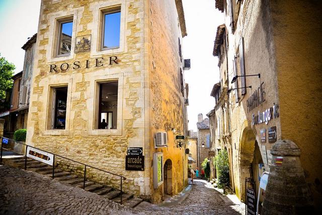 Provence_Gordes_ulice__Pavel_Spurek.jpg