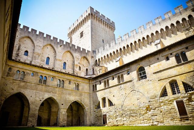 Provence_Avignon_papezsky_palac__Pavel_Spurek.jpg