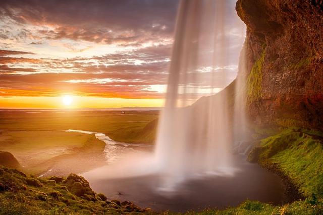 Island_vodopad_ Seljalandsfoss_1.jpg