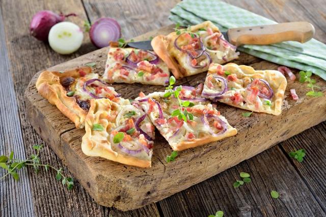 Flammkuchen_Alsasko.jpg
