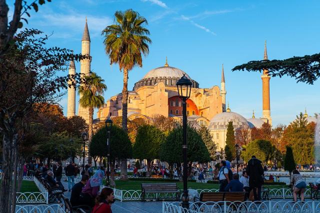 Hagia_Sofia_1_Istanbul_Spurek.jpg