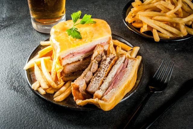 Porto_kuchyne_francesinha.jpg