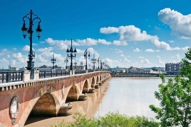 Pont de Pierre in Bordeaux.jpg