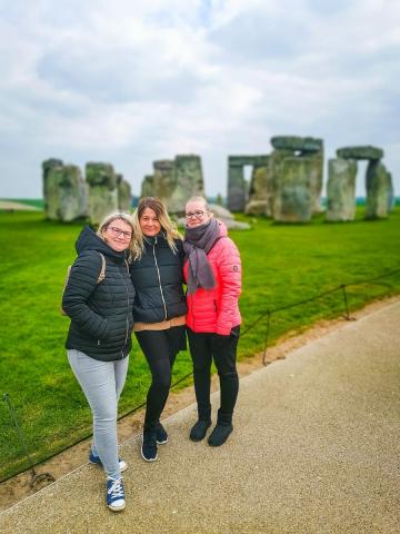stonehenge_klientky__foto_Pavel_Spurek.jpg