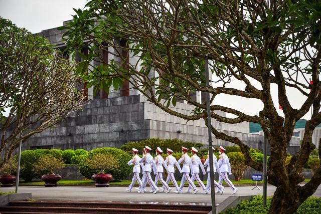 Vietnam_Hanoj_Ho_Ci_Minovo_mauzoleum_1__foto_Pavel_Spurek.jpg