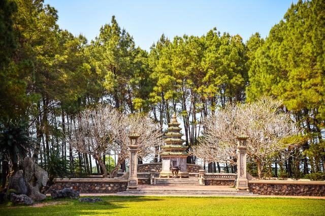 Vietnam_Hue_oblast_u_pagody_Thien_Mu_1_Radyncestu_foto_Pavel_Sp