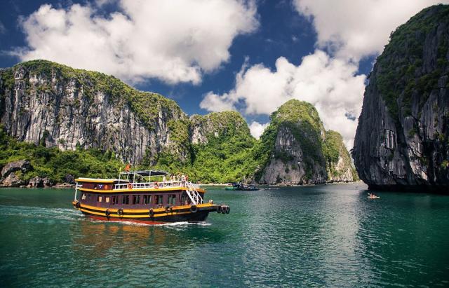 Ha Long Bay