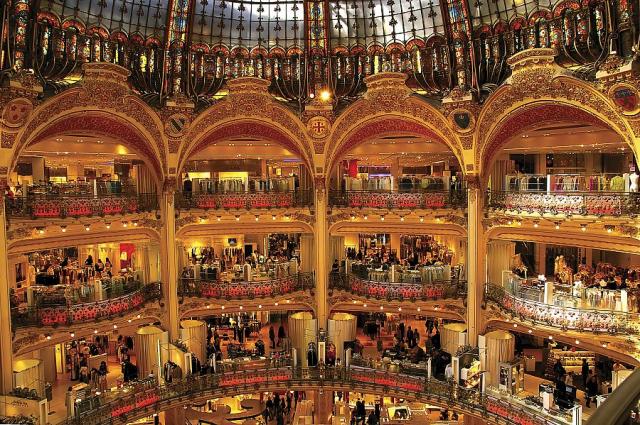 Pariz_galerie_Lafayette.jpg