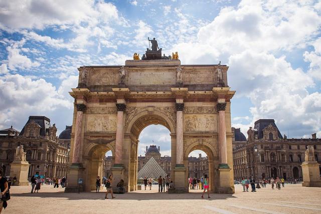 Pariz_Louvre_1__Pavel_Spurek.jpg