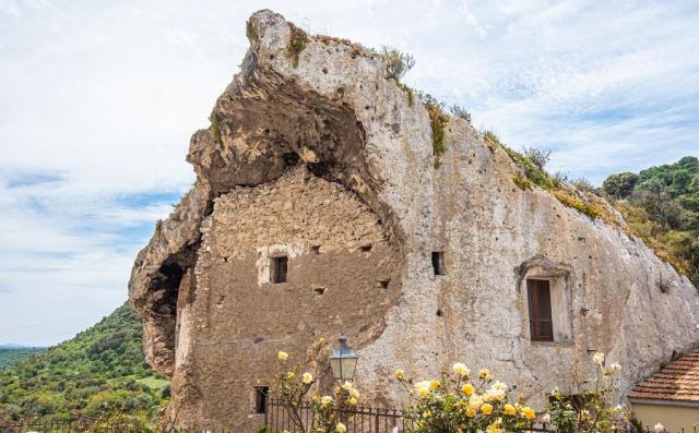 Domus de Janas, Sedini, Sardinie
