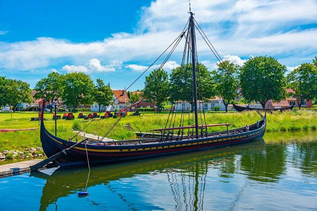 Roskilde_vikingska_lod.jpg