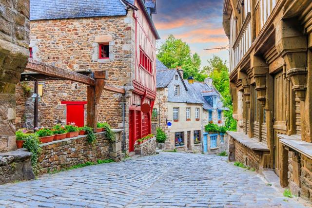 Dinan