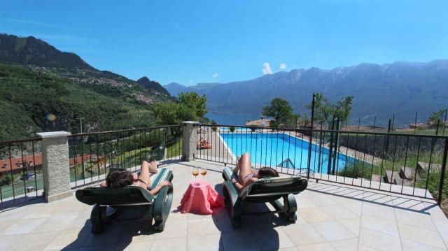 Al Poggio ext009