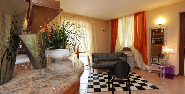 Al Poggio int0024