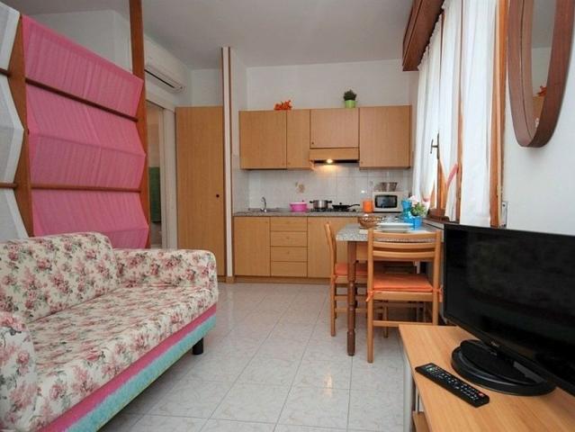 618 V Elisabeth int 317
