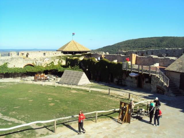Hrad Sumeg1
