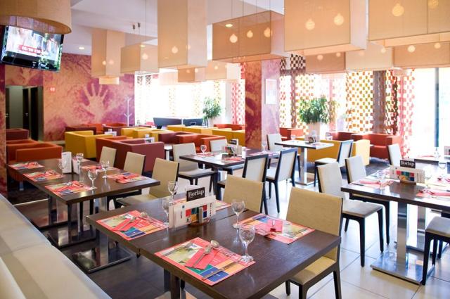 151 ParkInn Sarvar int765