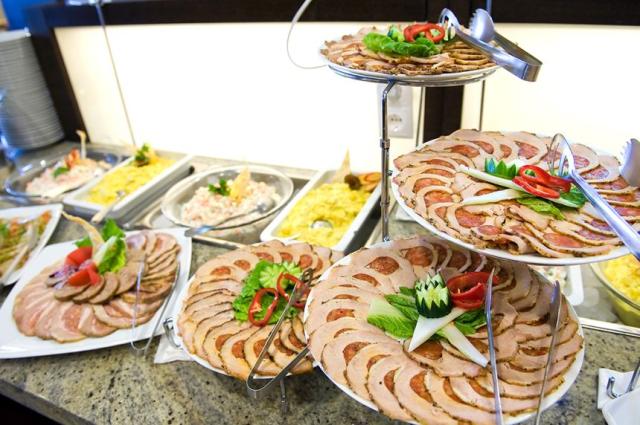 151 ParkInn Sarvar int7652