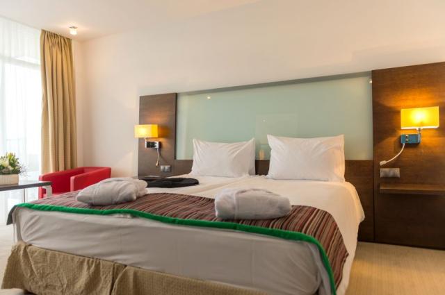 151 ParkInn Sarvar int772