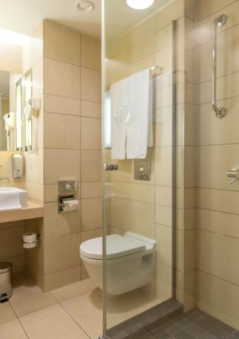 151 ParkInn Sarvar int779