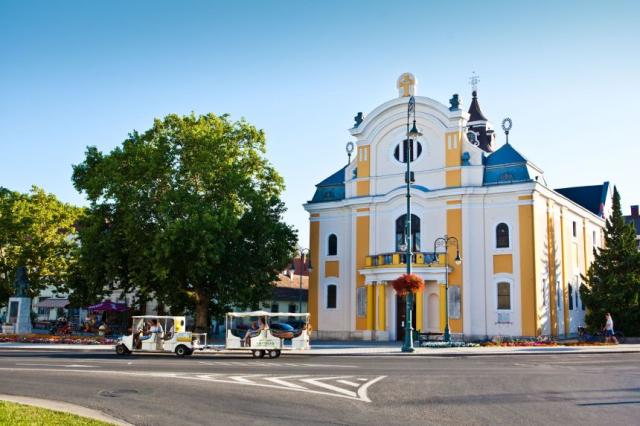 151 ParkInn Sarvar 744