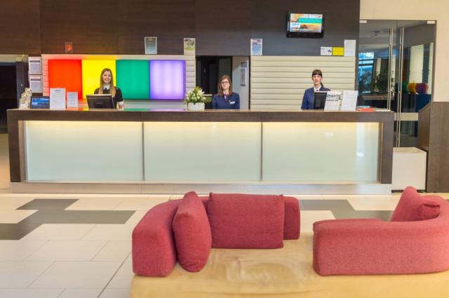 151 ParkInn Sarvar int762