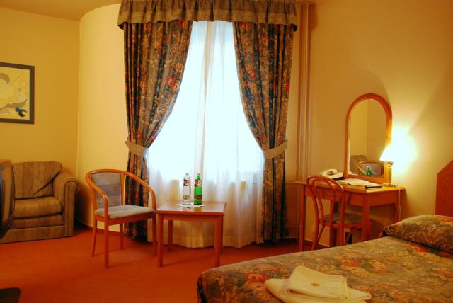 242_room_101