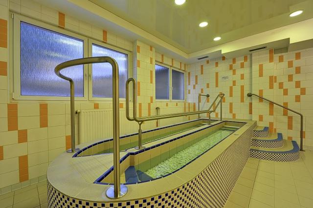 LLJ_Agricola Spa Centre_Kneipp walk