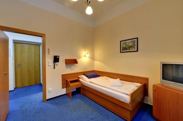 llJ Astoria SGL room 010