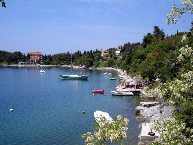 Omišalj The other side of Omisalj jpg
