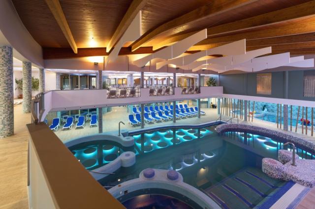 161 karos Indoor pool area 3 010