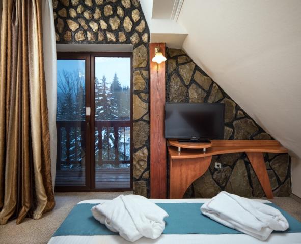 Rumunsko-poznavaci-zajezd-hotel Rozmarín-pokoj