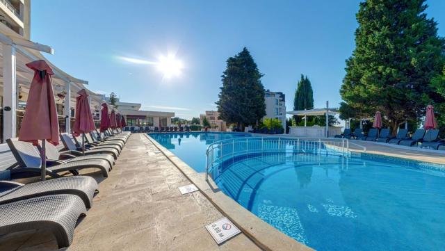 Bulharsko-léto u moře-Zlaté Písky-hotel Detelina-bazén