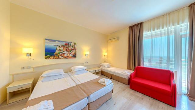 Bulharsko-léto u moře-Zlaté Písky-hotel Detelina-třílůžkový pok