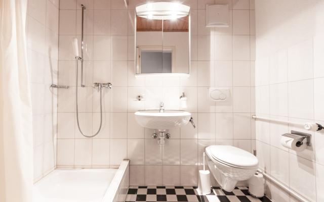 Švýcarsko-Davos-Hotel Montana-koupelna a WC