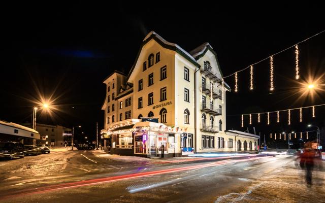 Švýcarsko-Davos-Hotel Montana-večerní pohled